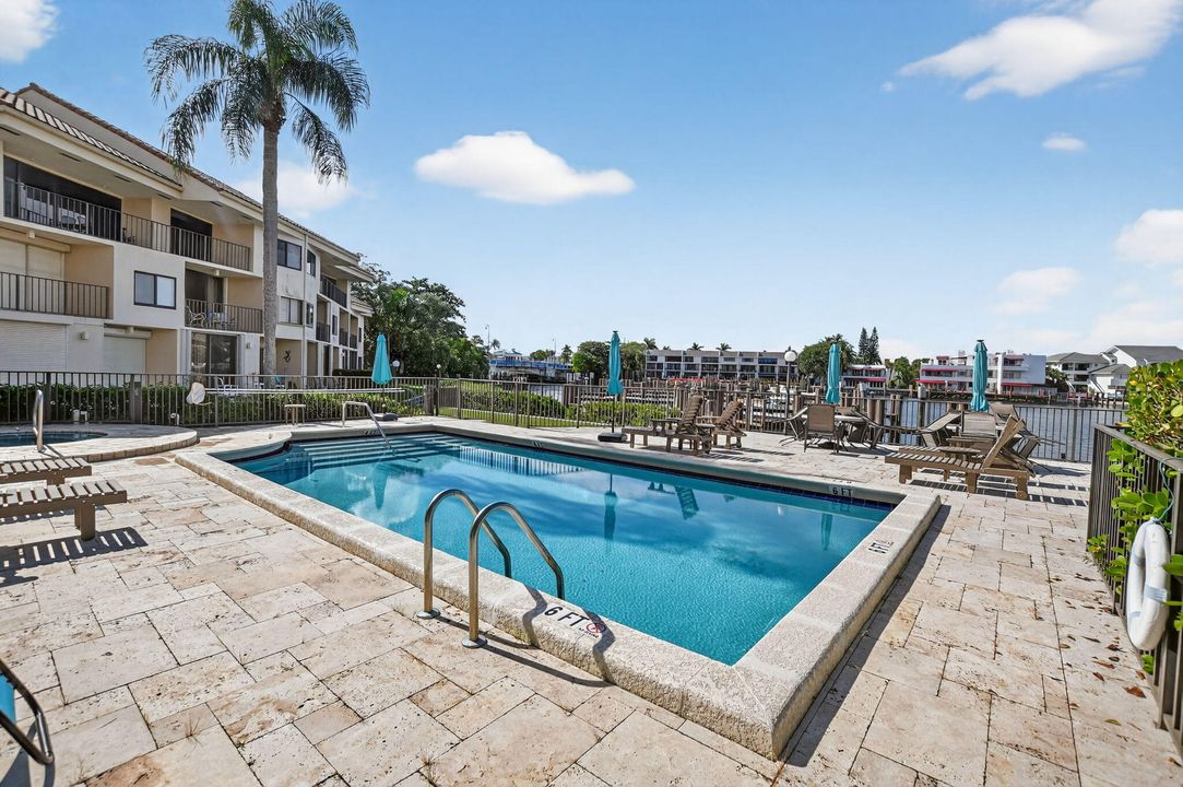 For Sale: $750,000 (2 beds, 2 baths, 1311 Square Feet)