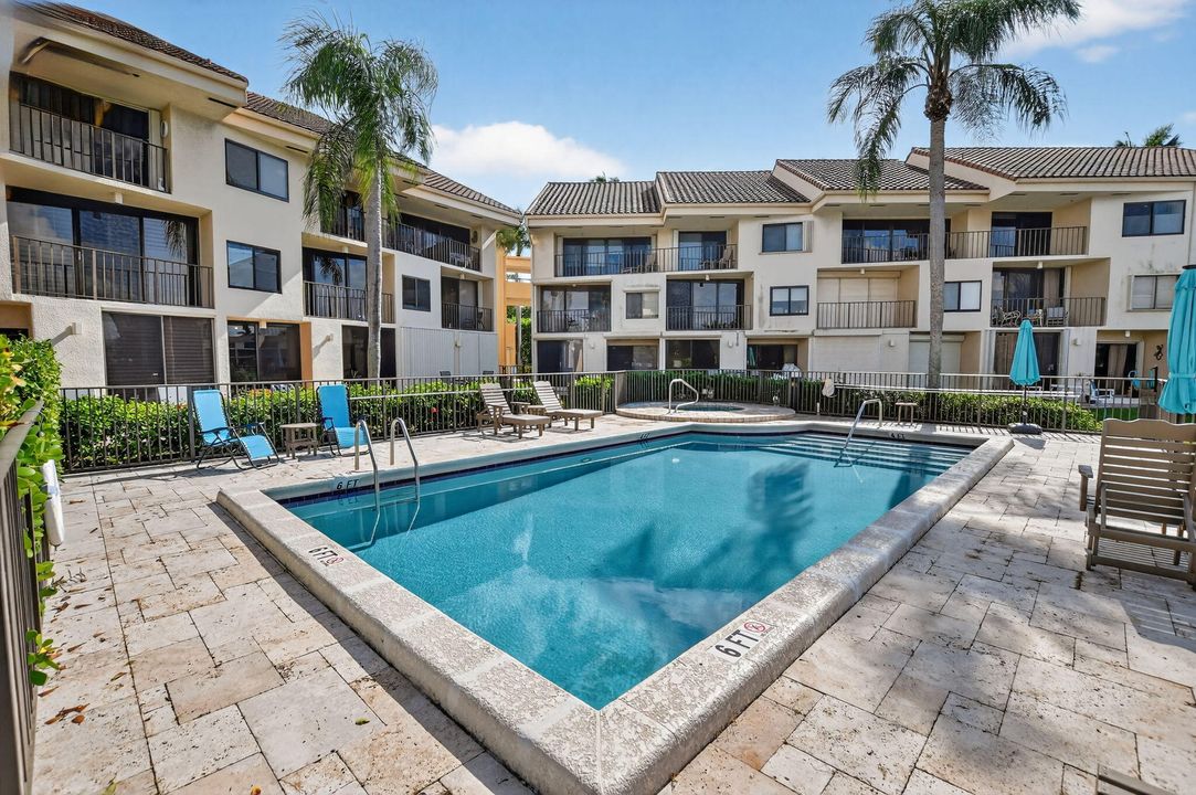 For Sale: $750,000 (2 beds, 2 baths, 1311 Square Feet)