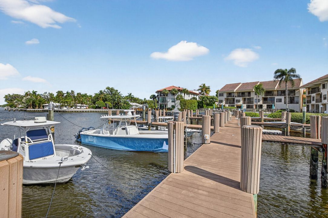 For Sale: $750,000 (2 beds, 2 baths, 1311 Square Feet)