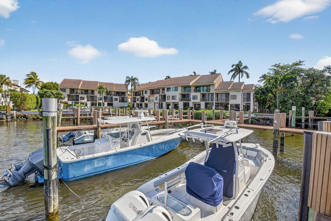 For Sale: $750,000 (2 beds, 2 baths, 1311 Square Feet)