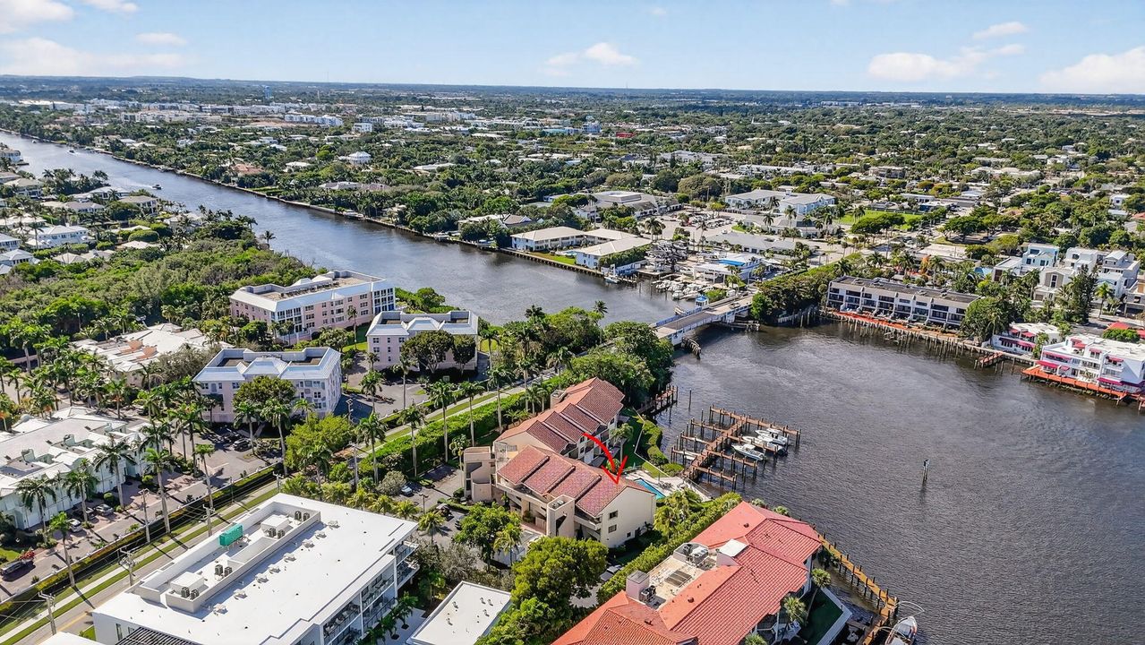 For Sale: $750,000 (2 beds, 2 baths, 1311 Square Feet)