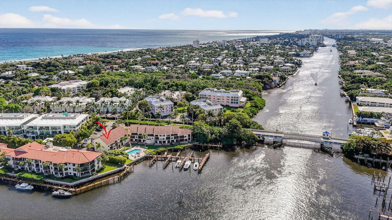 For Sale: $750,000 (2 beds, 2 baths, 1311 Square Feet)