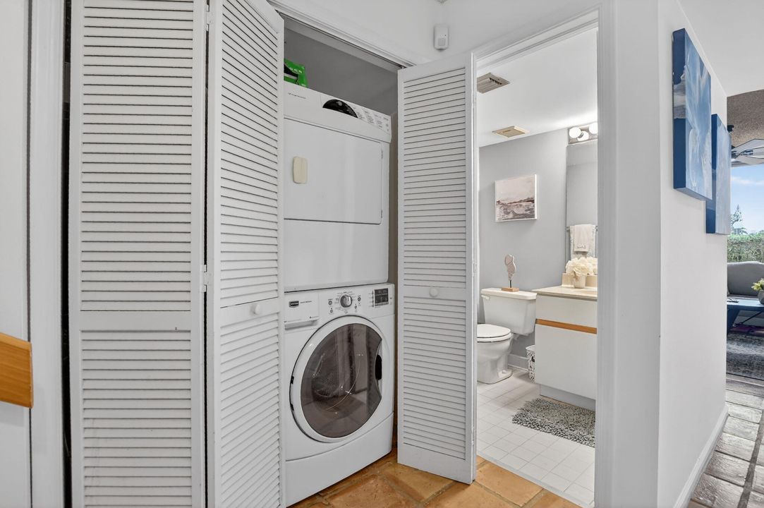 For Sale: $750,000 (2 beds, 2 baths, 1311 Square Feet)