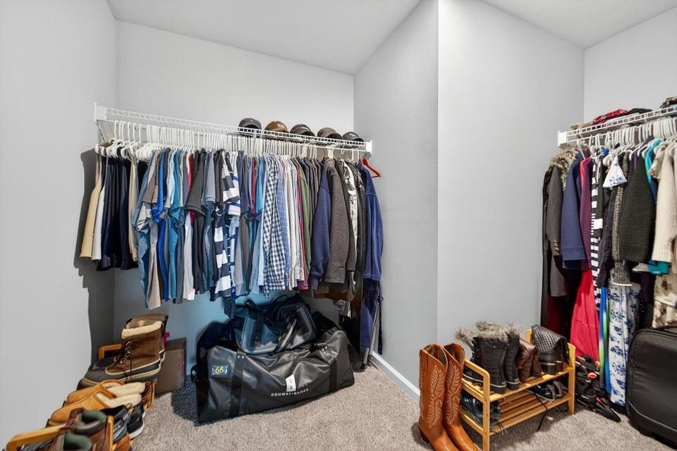 For Sale: $465,000 (3 beds, 2 baths, 1808 Square Feet)