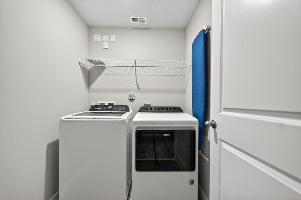 For Sale: $465,000 (3 beds, 2 baths, 1808 Square Feet)