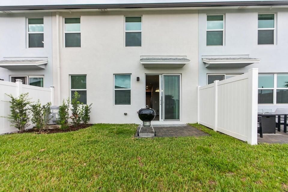 For Sale: $465,000 (3 beds, 2 baths, 1808 Square Feet)