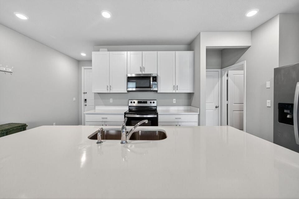 For Sale: $465,000 (3 beds, 2 baths, 1808 Square Feet)