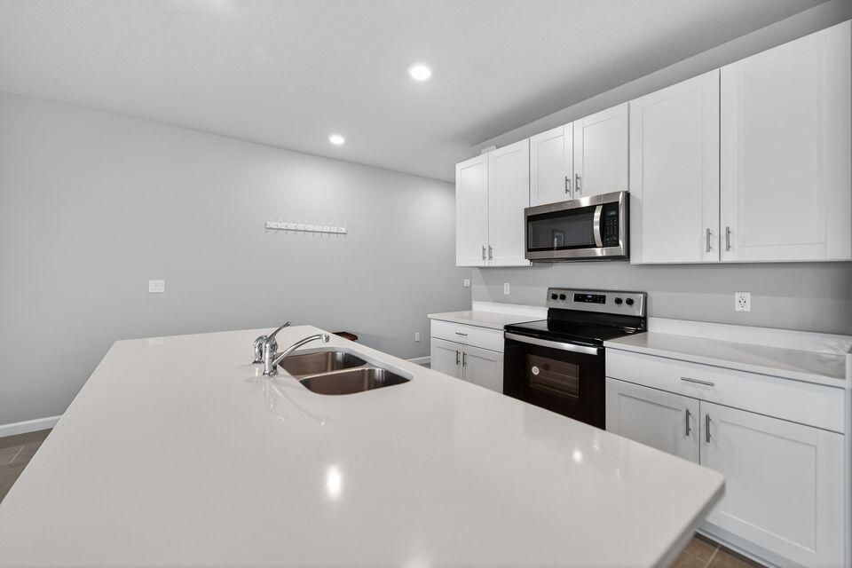 For Sale: $465,000 (3 beds, 2 baths, 1808 Square Feet)