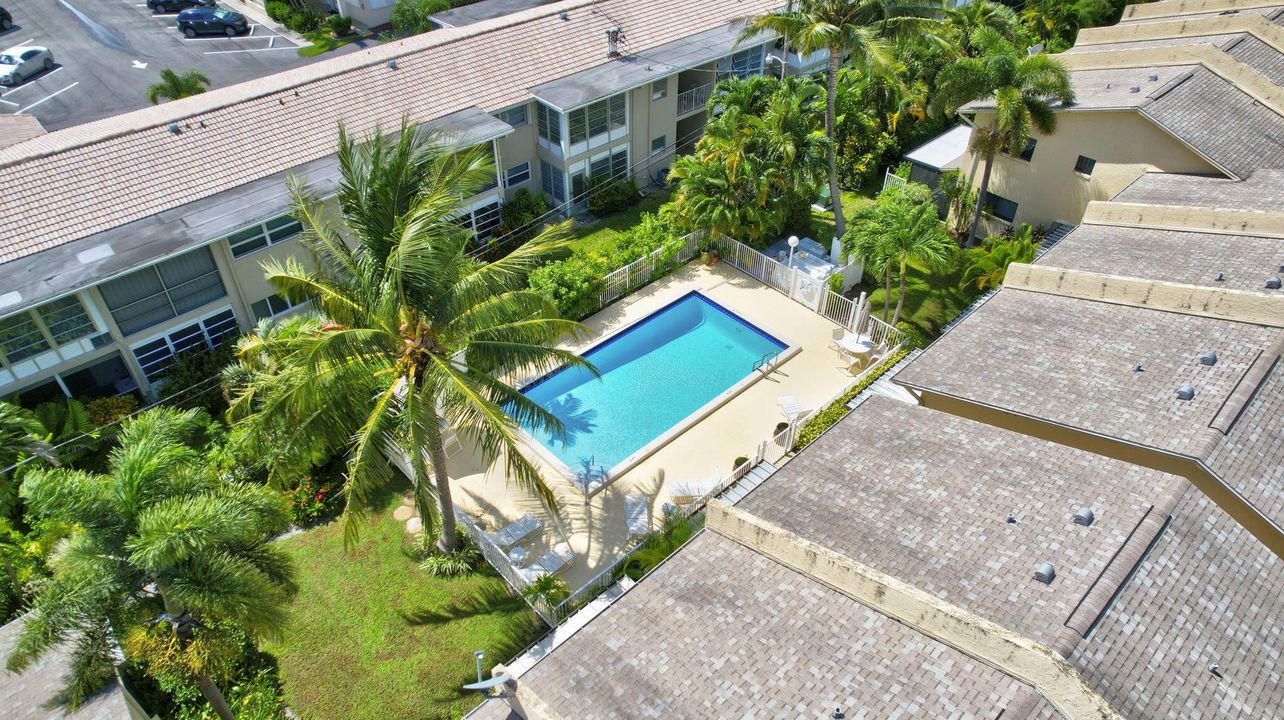 For Sale: $410,000 (2 beds, 2 baths, 1440 Square Feet)