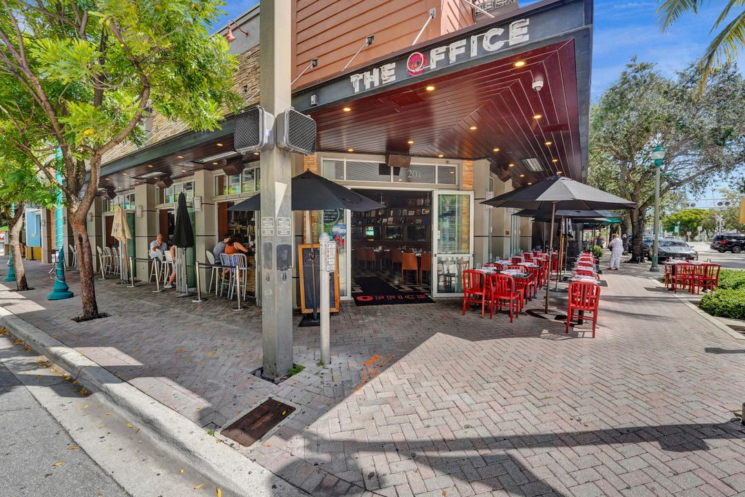 На продажу: $2,999,999 (3 спален, 3 ванн, 1891 Квадратных фут)