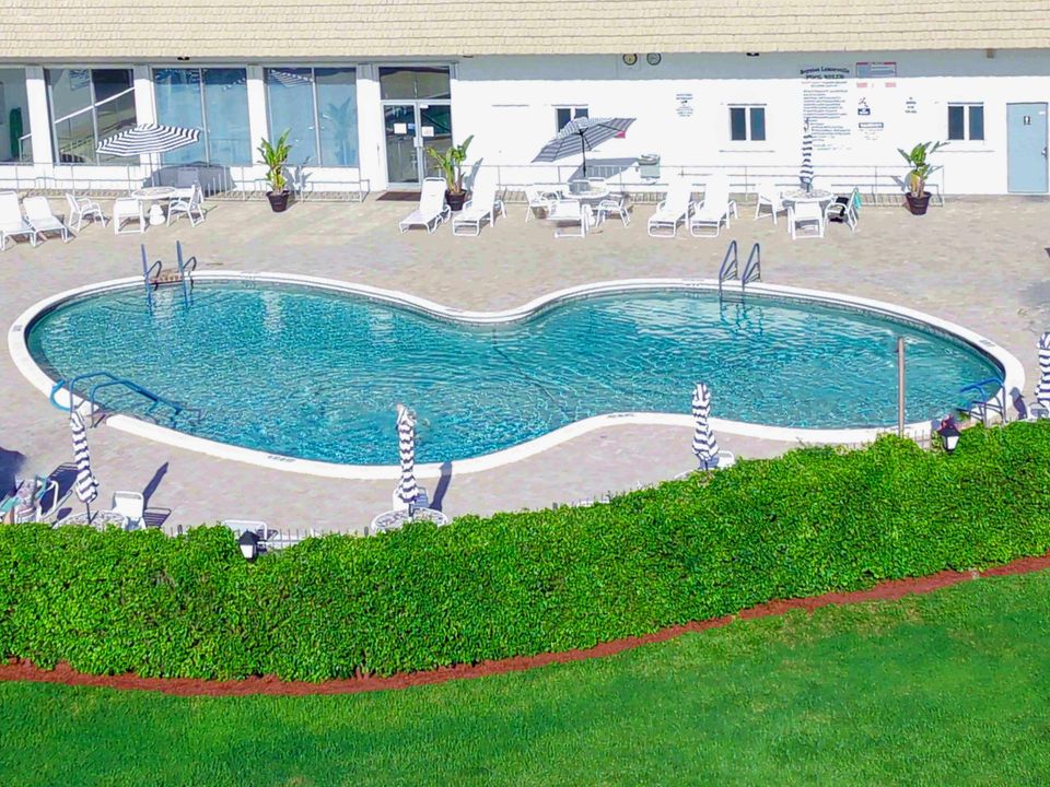 For Sale: $299,000 (2 beds, 2 baths, 1288 Square Feet)