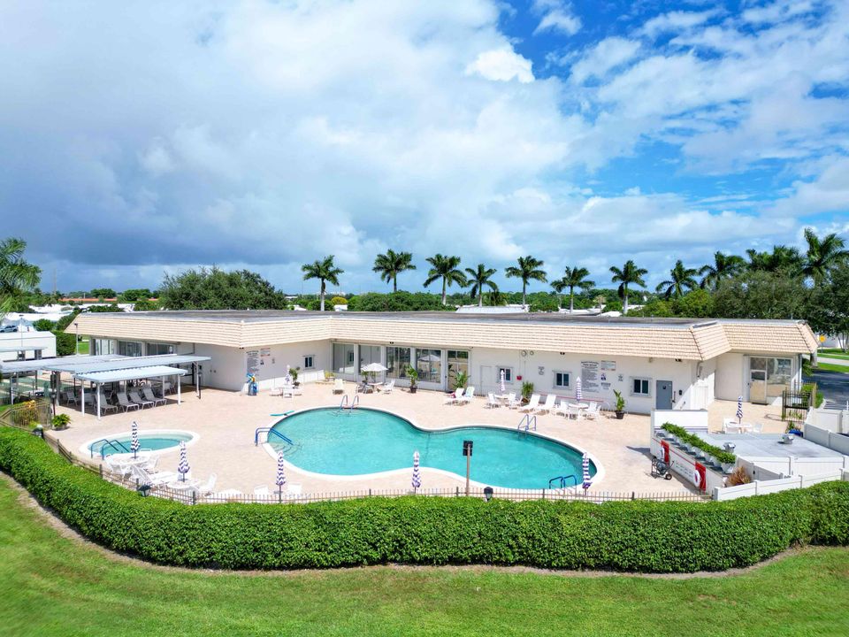 For Sale: $299,000 (2 beds, 2 baths, 1288 Square Feet)