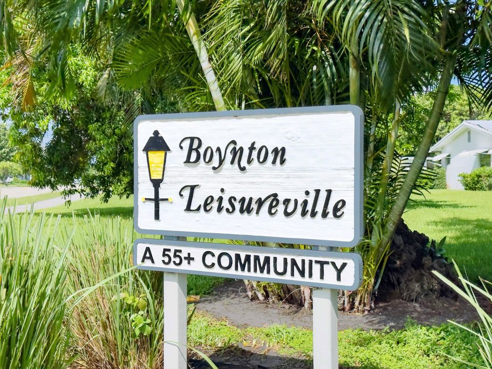 For Sale: $299,000 (2 beds, 2 baths, 1288 Square Feet)