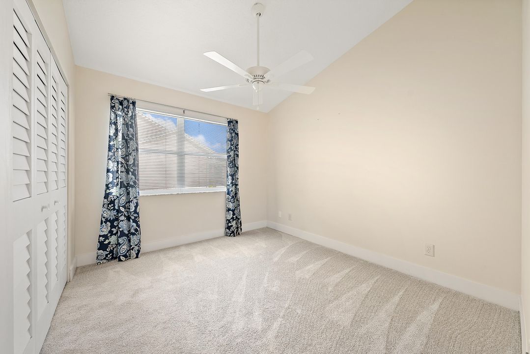 На продажу: $290,000 (2 спален, 2 ванн, 1427 Квадратных фут)