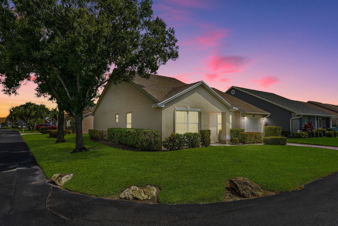 На продажу: $290,000 (2 спален, 2 ванн, 1427 Квадратных фут)