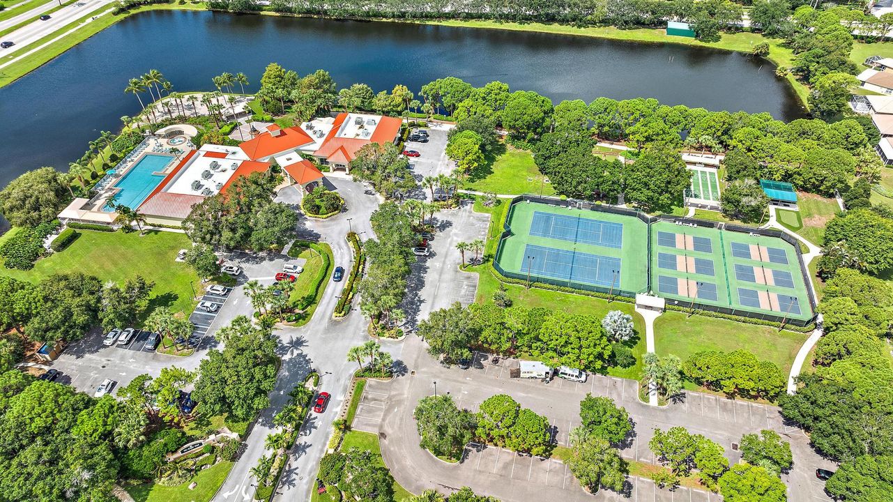 На продажу: $290,000 (2 спален, 2 ванн, 1427 Квадратных фут)