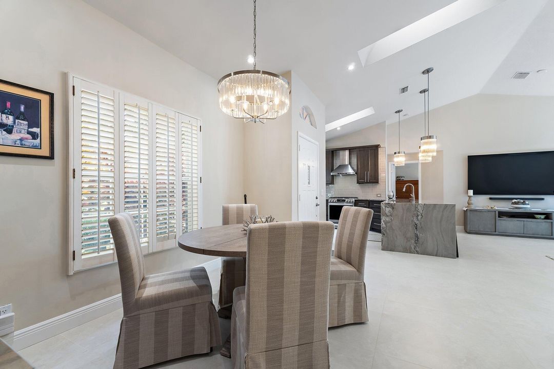 En Venta: $725,000 (2 camas, 2 baños, 1277 Pies cuadrados)