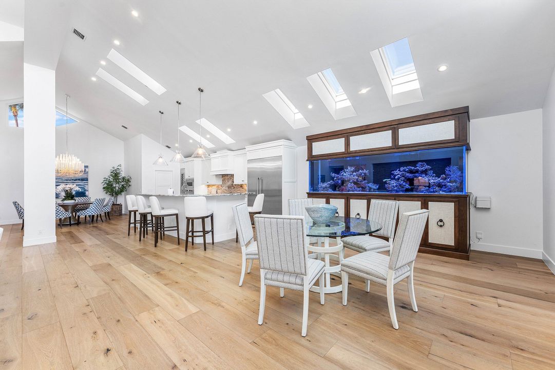 На продажу: $3,495,000 (3 спален, 4 ванн, 3272 Квадратных фут)