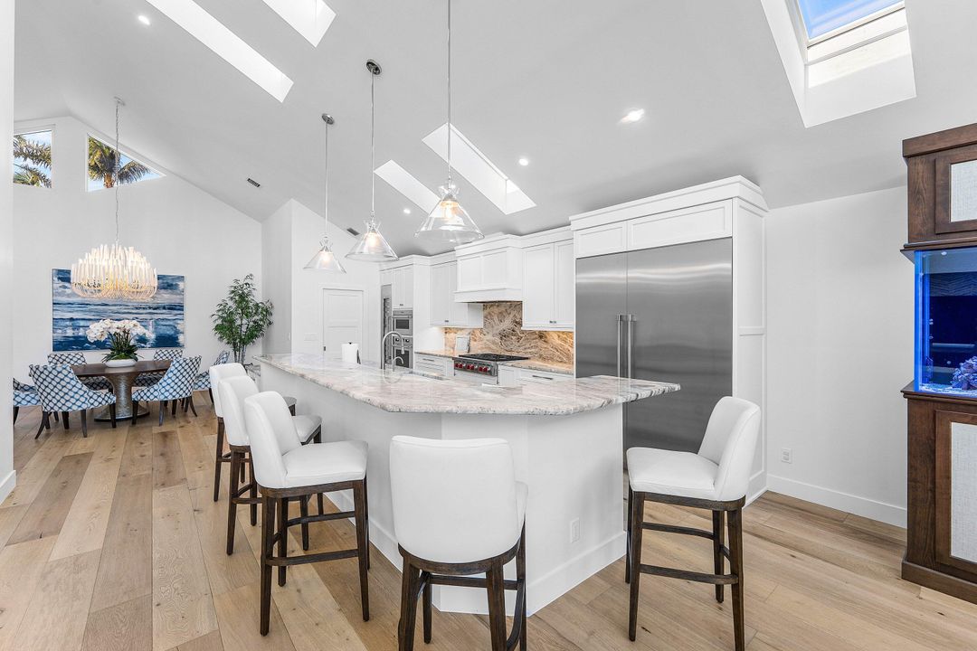 На продажу: $3,495,000 (3 спален, 4 ванн, 3272 Квадратных фут)