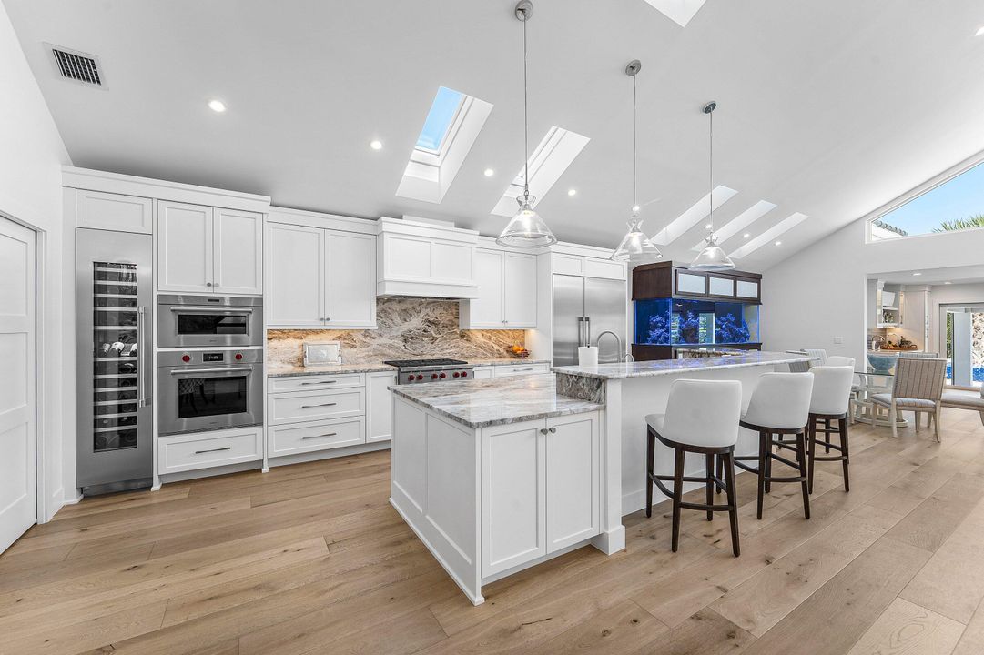 На продажу: $3,495,000 (3 спален, 4 ванн, 3272 Квадратных фут)