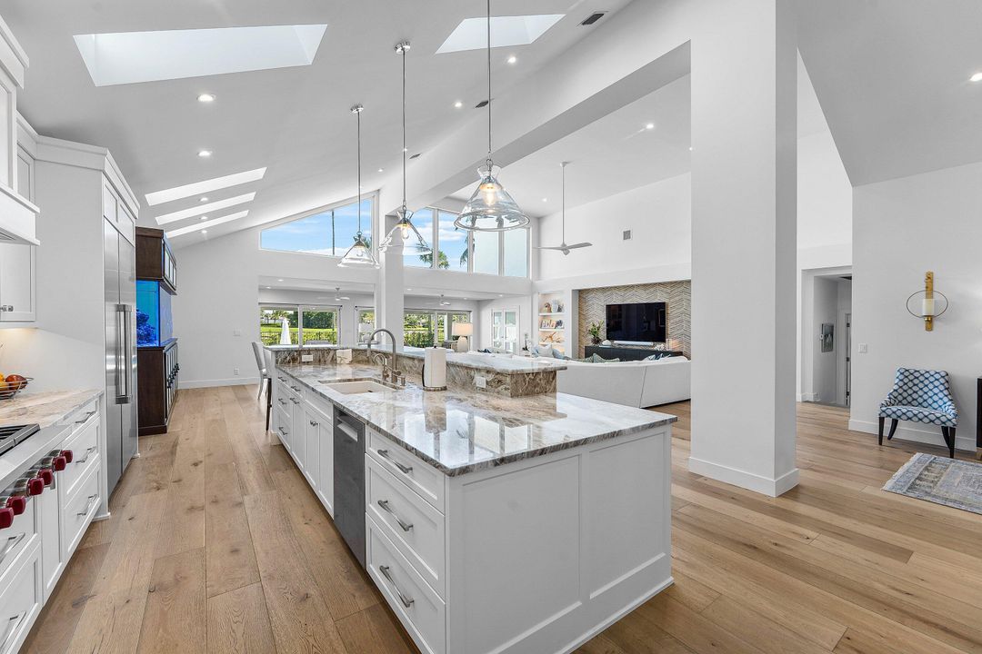 На продажу: $3,495,000 (3 спален, 4 ванн, 3272 Квадратных фут)