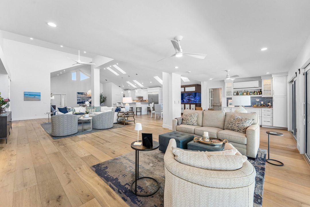 На продажу: $3,495,000 (3 спален, 4 ванн, 3272 Квадратных фут)