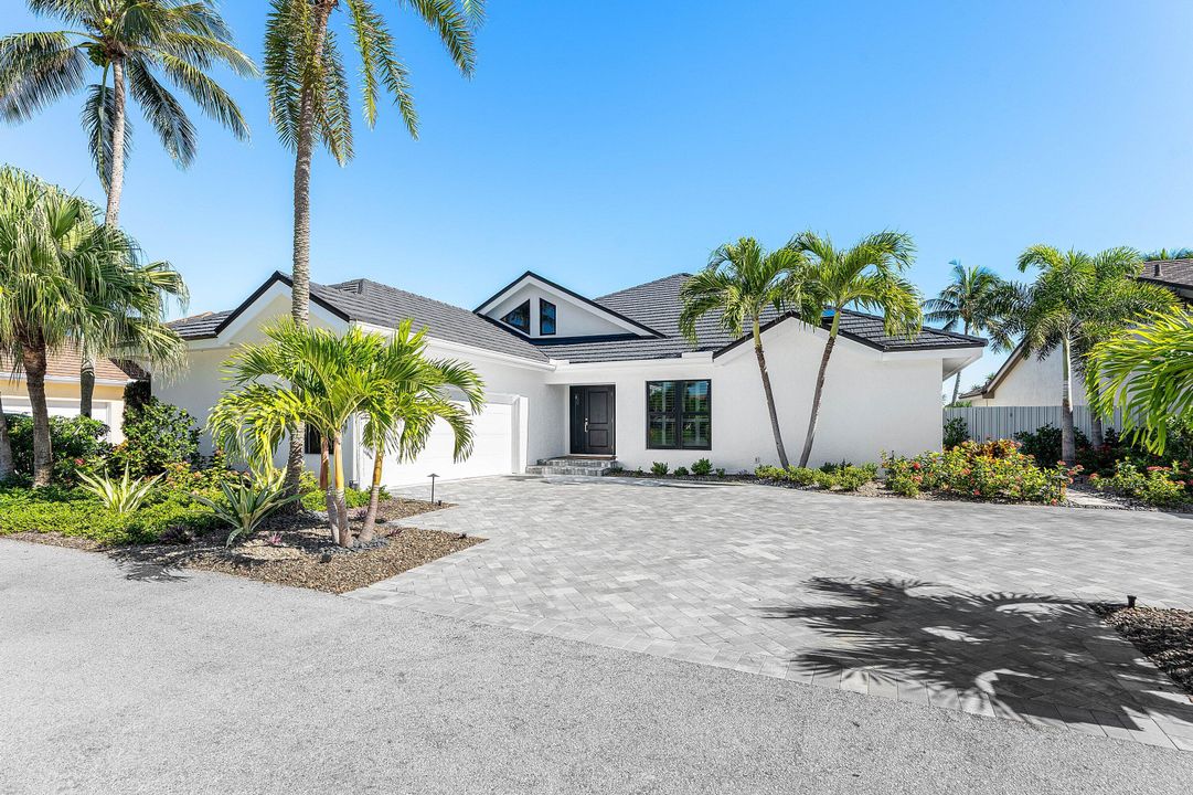 На продажу: $3,495,000 (3 спален, 4 ванн, 3272 Квадратных фут)