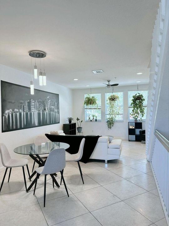 For Rent: $2,700 (2 beds, 2 baths, 1326 Square Feet)