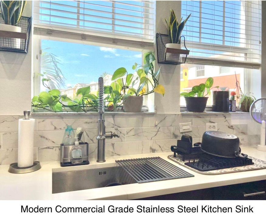 For Rent: $2,700 (2 beds, 2 baths, 1326 Square Feet)