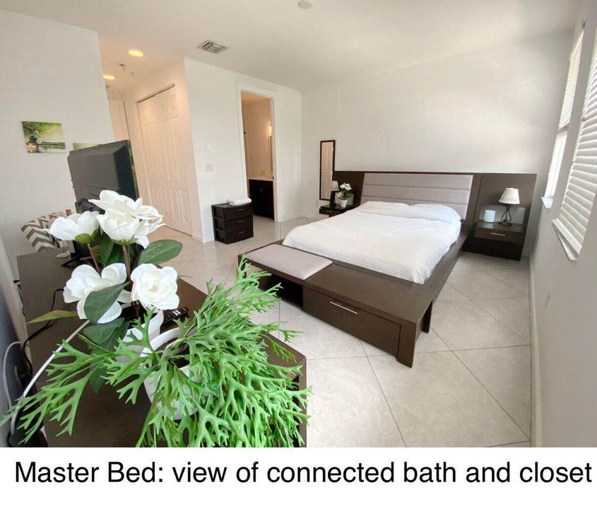 For Rent: $2,700 (2 beds, 2 baths, 1326 Square Feet)