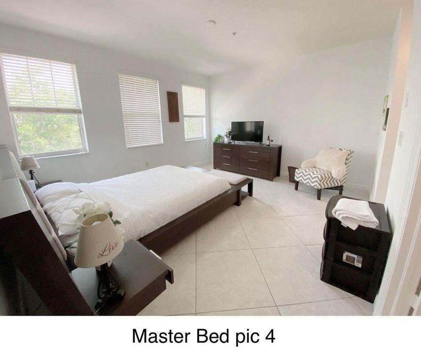 For Rent: $2,700 (2 beds, 2 baths, 1326 Square Feet)