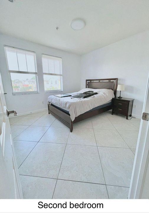 For Rent: $2,700 (2 beds, 2 baths, 1326 Square Feet)