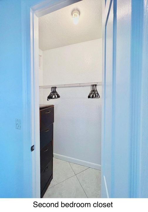 For Rent: $2,700 (2 beds, 2 baths, 1326 Square Feet)