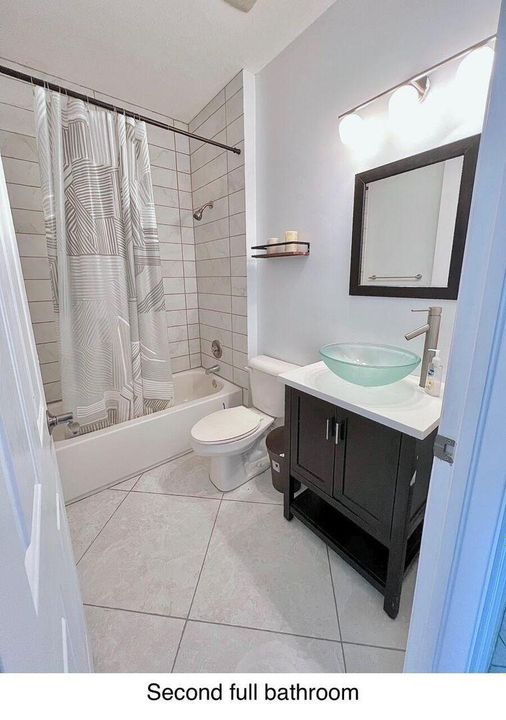 For Rent: $2,700 (2 beds, 2 baths, 1326 Square Feet)