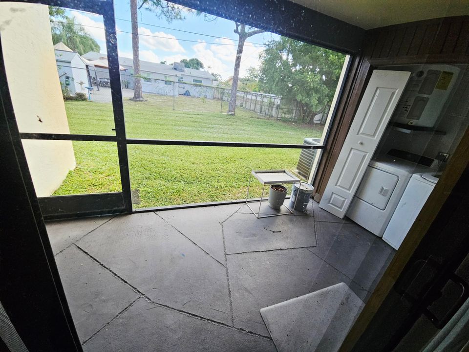 出租: $2,000 (2 贝兹, 2 浴室, 957 平方英尺)