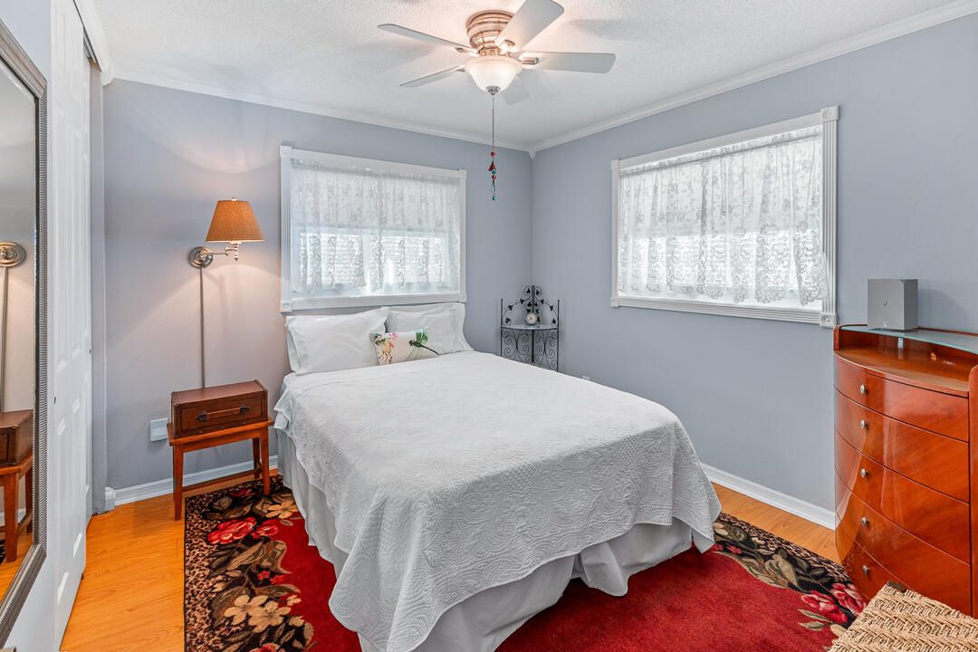 На продажу: $475,000 (2 спален, 1 ванн, 834 Квадратных фут)