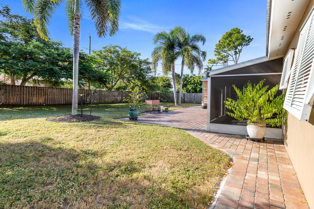 На продажу: $475,000 (2 спален, 1 ванн, 834 Квадратных фут)