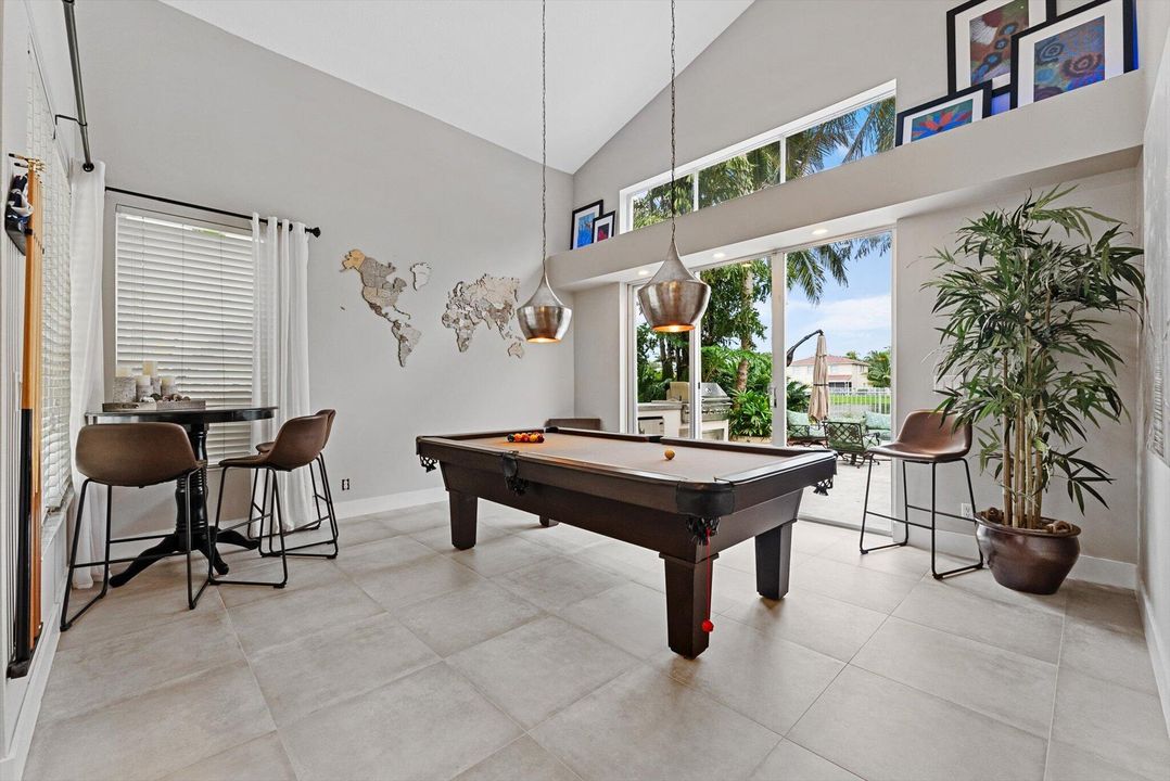 For Rent: $7,900 (5 beds, 3 baths, 3080 Square Feet)