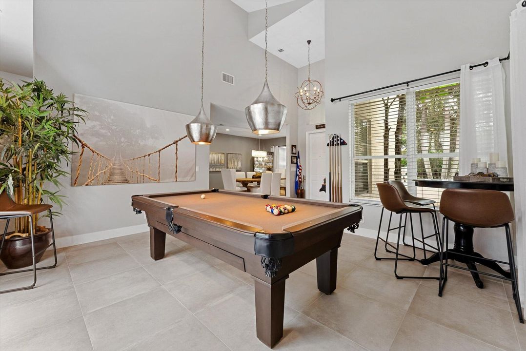 For Rent: $7,900 (5 beds, 3 baths, 3080 Square Feet)