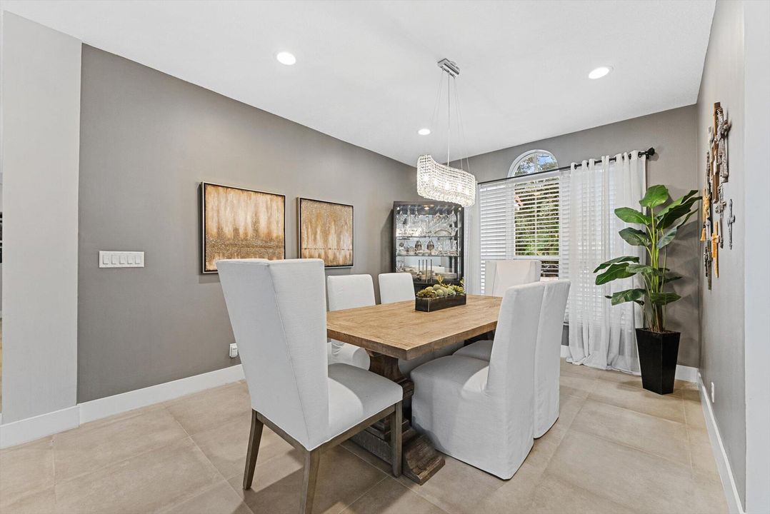 For Rent: $7,900 (5 beds, 3 baths, 3080 Square Feet)