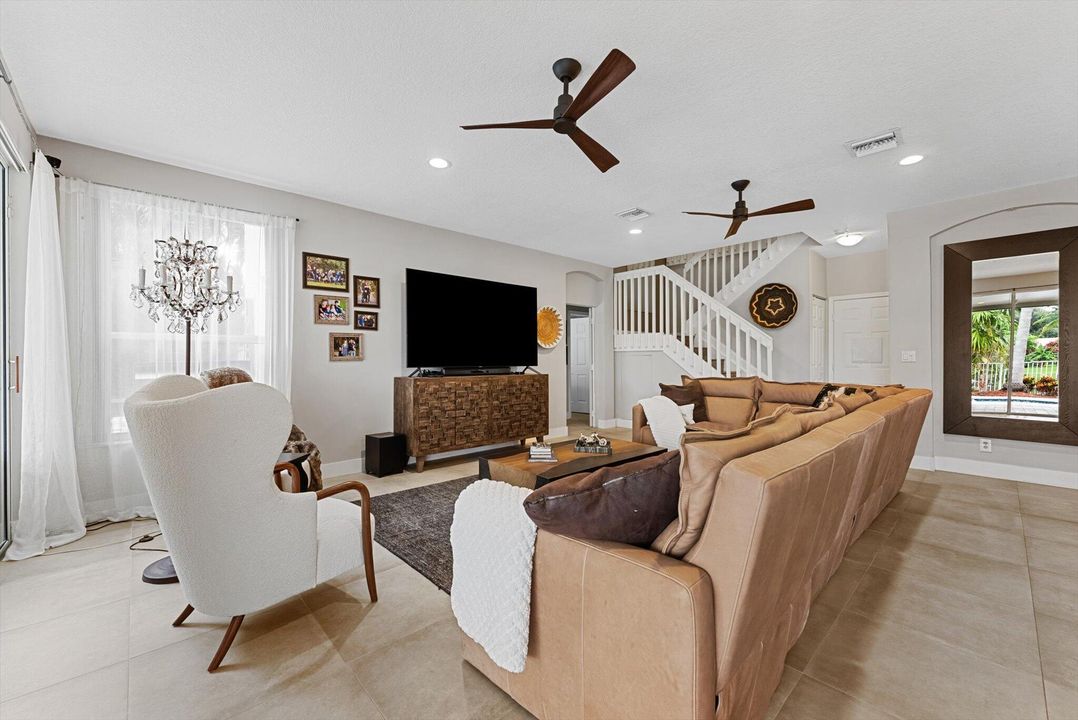 For Rent: $7,900 (5 beds, 3 baths, 3080 Square Feet)