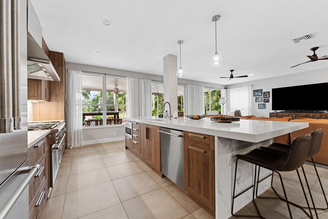 For Rent: $7,900 (5 beds, 3 baths, 3080 Square Feet)