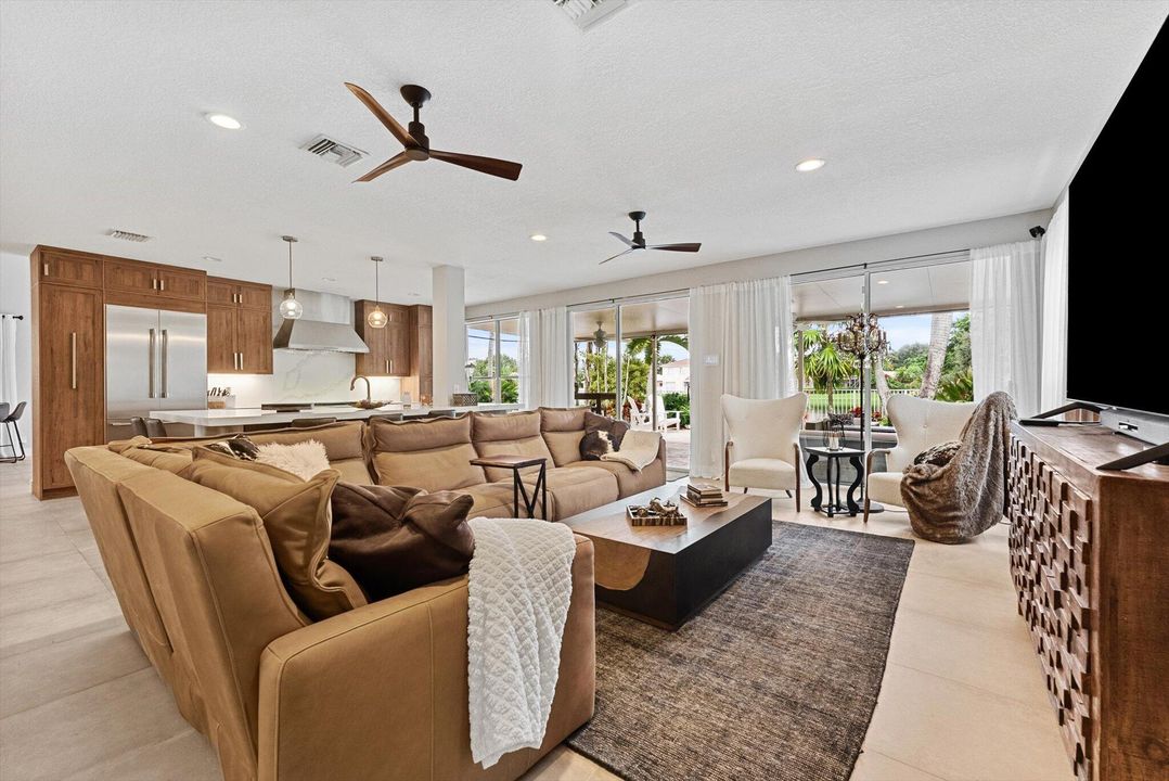 For Rent: $7,900 (5 beds, 3 baths, 3080 Square Feet)