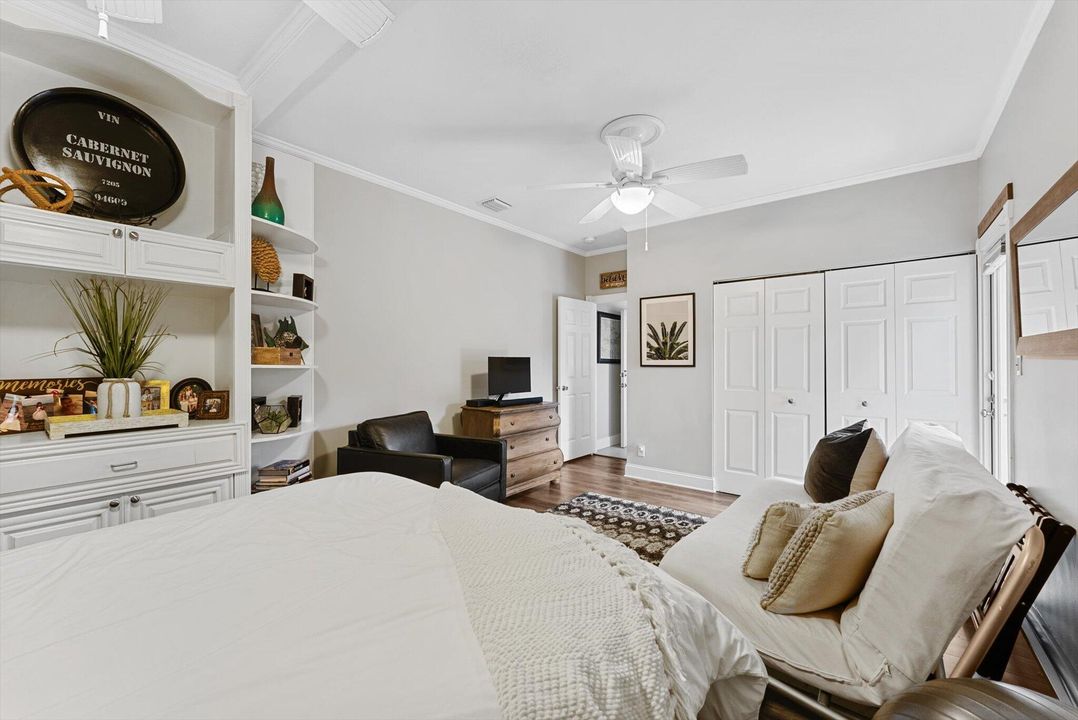 For Rent: $7,900 (5 beds, 3 baths, 3080 Square Feet)