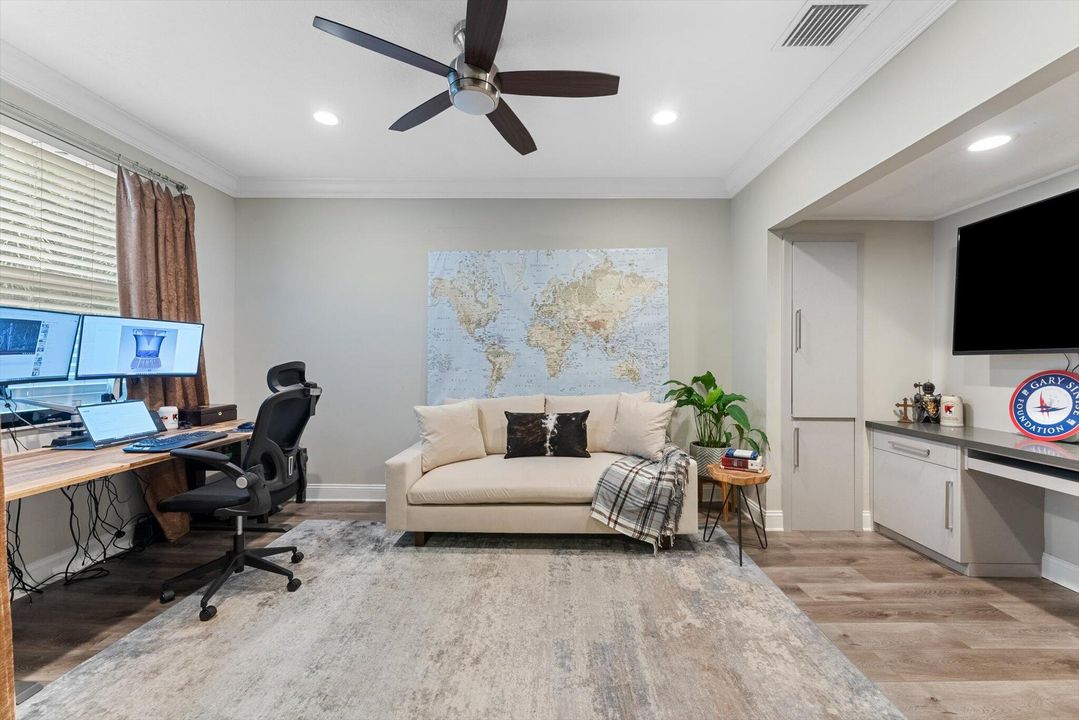 For Rent: $7,900 (5 beds, 3 baths, 3080 Square Feet)