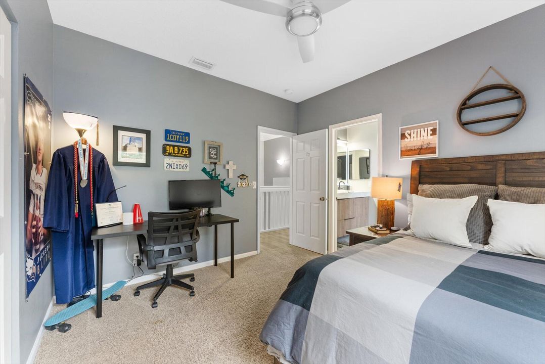 For Rent: $7,900 (5 beds, 3 baths, 3080 Square Feet)