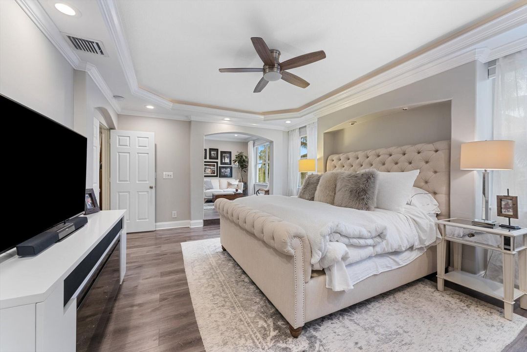 For Rent: $7,900 (5 beds, 3 baths, 3080 Square Feet)