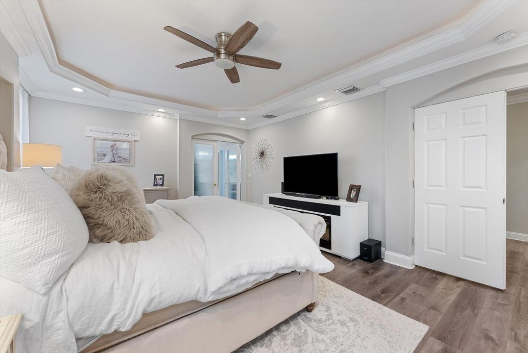 For Rent: $7,900 (5 beds, 3 baths, 3080 Square Feet)