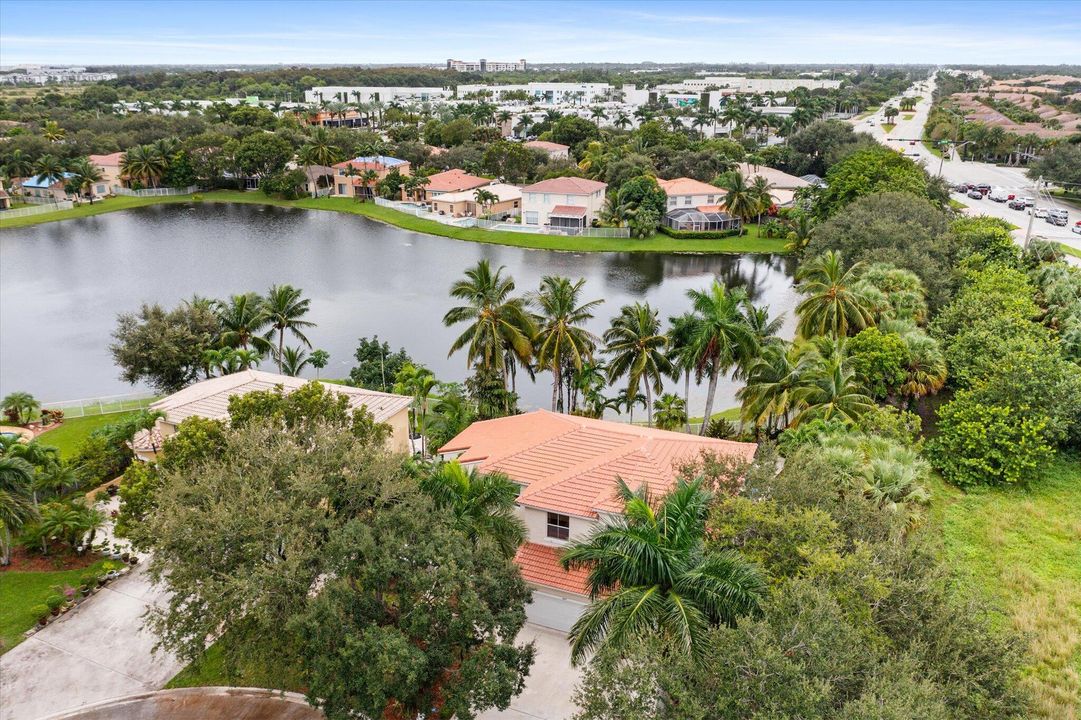 For Rent: $7,900 (5 beds, 3 baths, 3080 Square Feet)