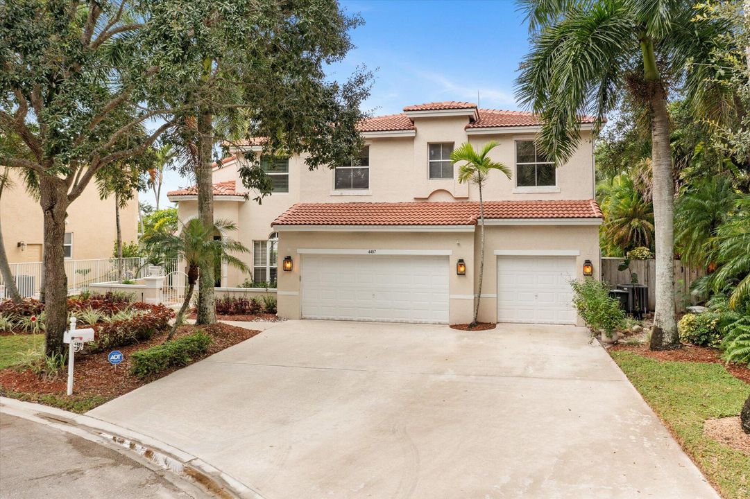 For Rent: $7,900 (5 beds, 3 baths, 3080 Square Feet)